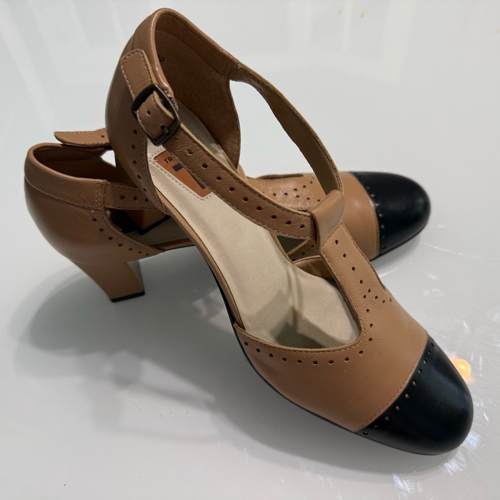 Trotters Tan and Black Mary Jane Gatsby‎ Heels